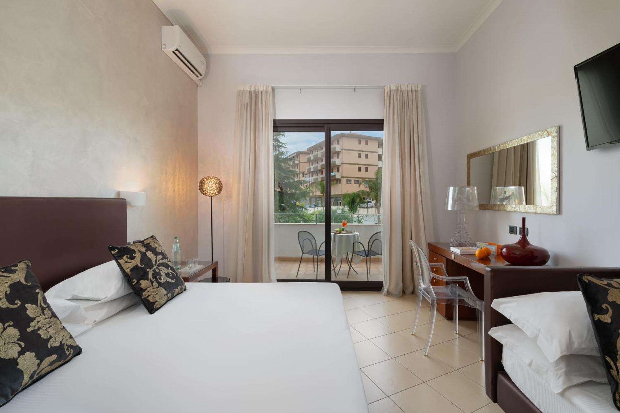 Grand Sofia 4*